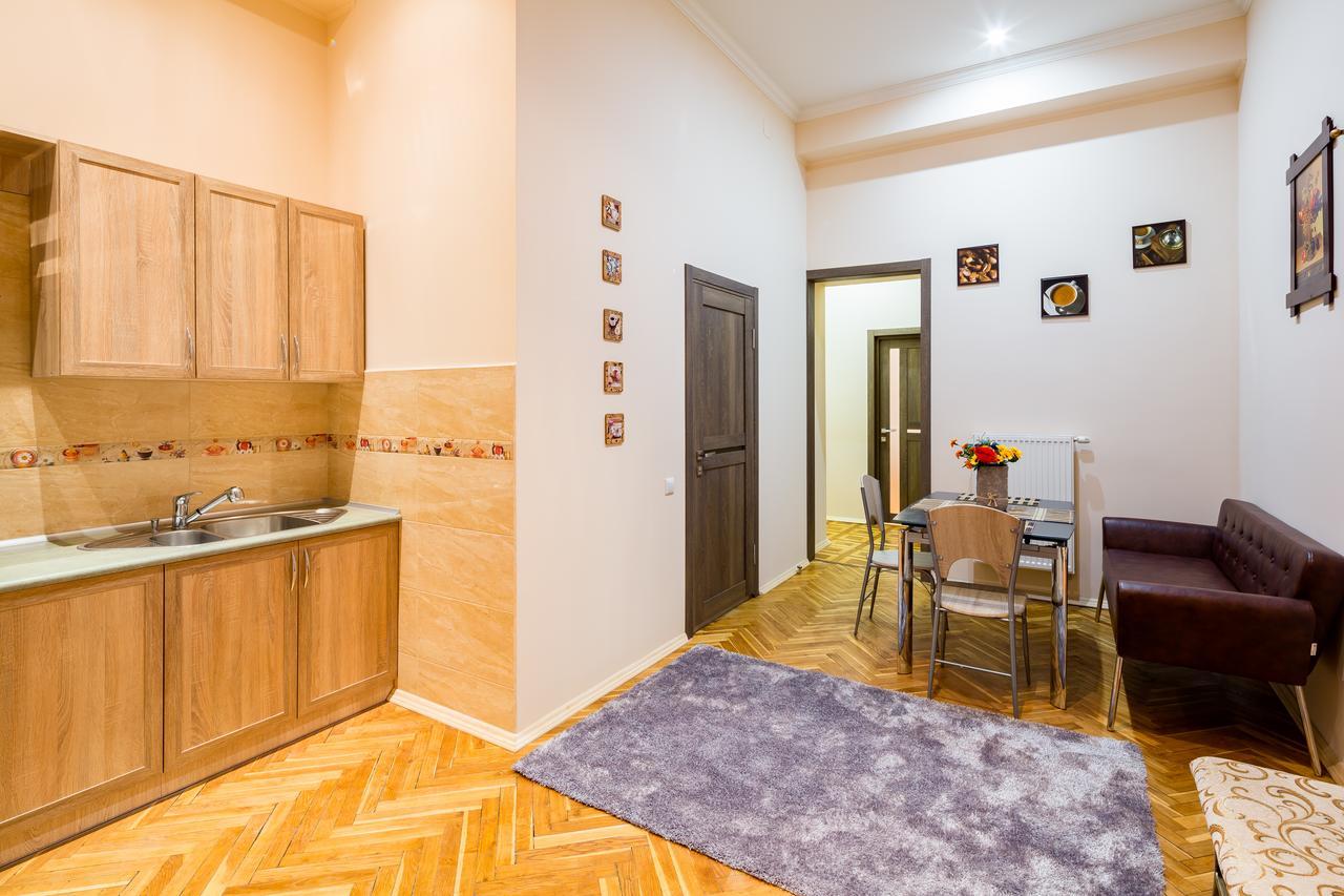 Apartments Alfa Kostyushka 5 Lviv Bagian luar foto